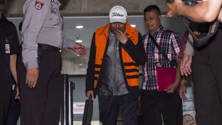 Banyak koruptor yang tertangkap. Yes!