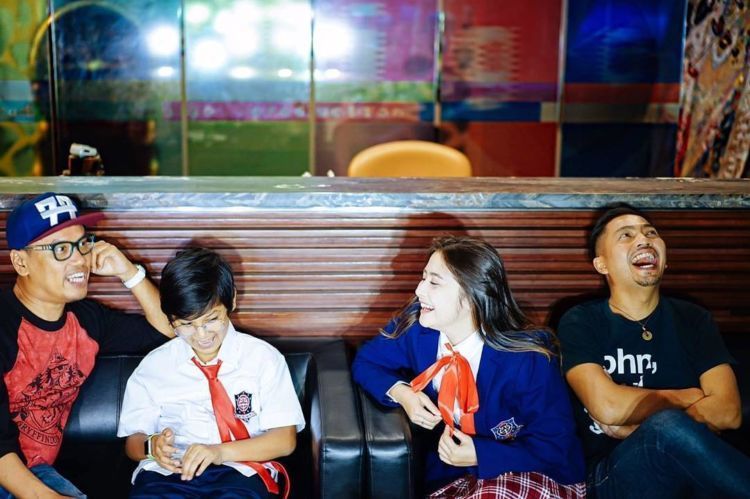 Judul lagunya "Love in Kamu