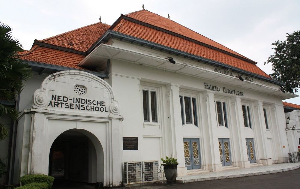 Menguak 6 Mitos Misteri di Kampus UNAIR Surabaya. Mulai 