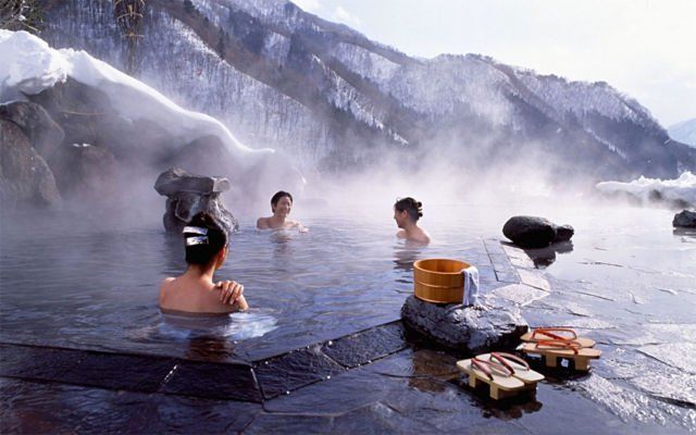 Yuk ke Onsen, Pemandian Air Panas Terkenal di Jepang. Kamu Harus Bugil