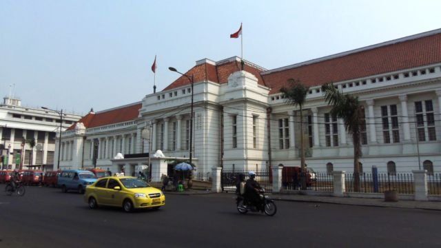 Tampak depan Museum Bank Indonesia yang megah