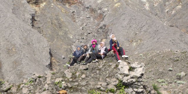 Hijab, Aklak dan Iman