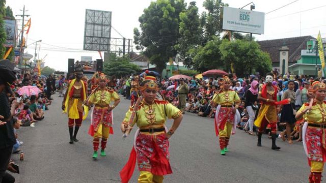 karnaval daerah