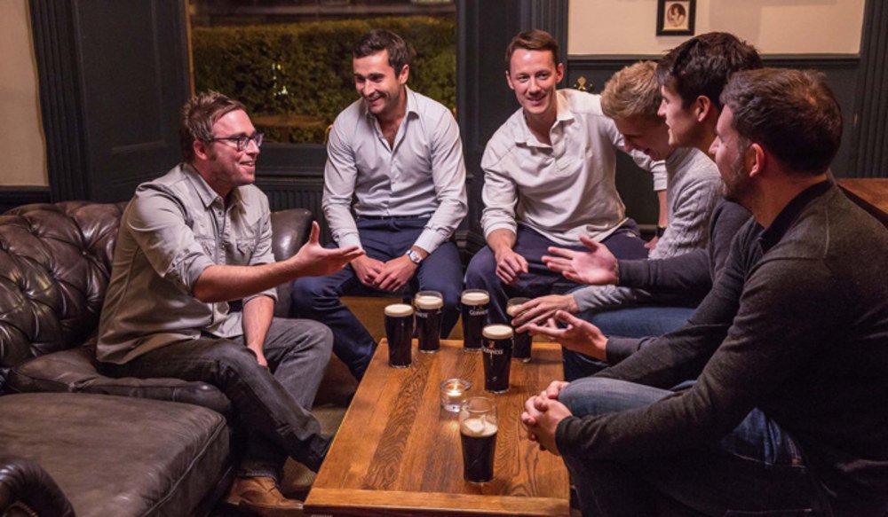 Halhal yang Diobrolin Cowok Saat Kumpul Sama Teman. Mulai