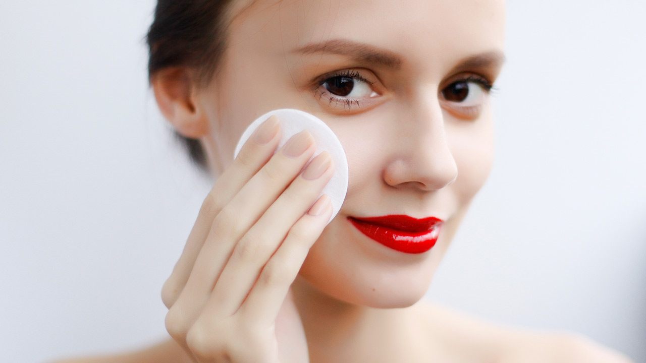 Micellar Water, Cairan Pembersih Wajah Super Praktis yang Lagi Hits