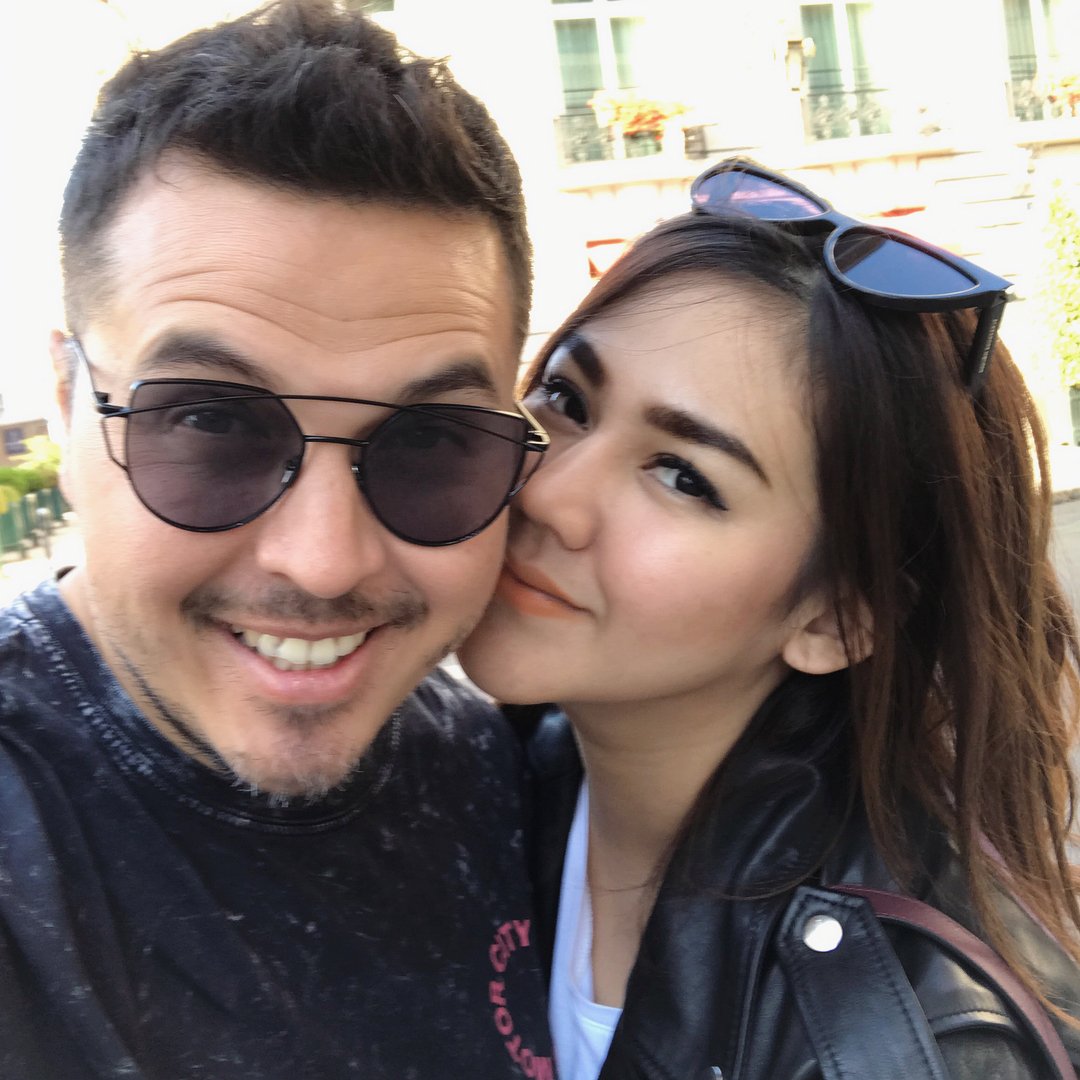 Deretan Selebriti yang Menikah dengan Duda. Kadang Jodoh Kita Masih