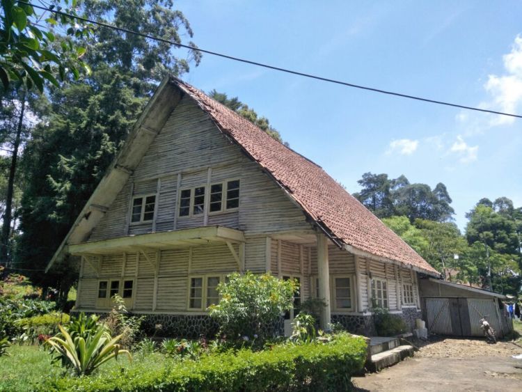 Menguak Misteri di Rumah 'Ibu' Pengabdi Setan. Ternyata Rumahnya