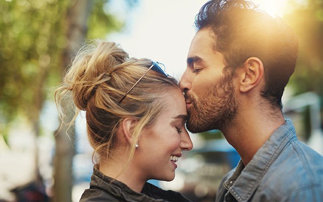 "Mintalah pasanganmu bersikap romantis!"