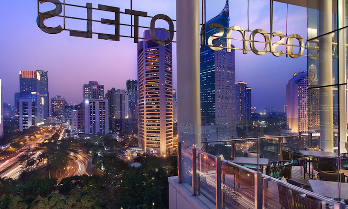 8 Bar Rooftop Di Jakarta Ini Bikin Penat Kamu Hilang Setelah Stress Bekerja Seharian