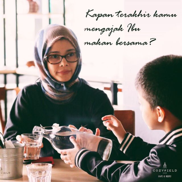 Makan bersama Ibu