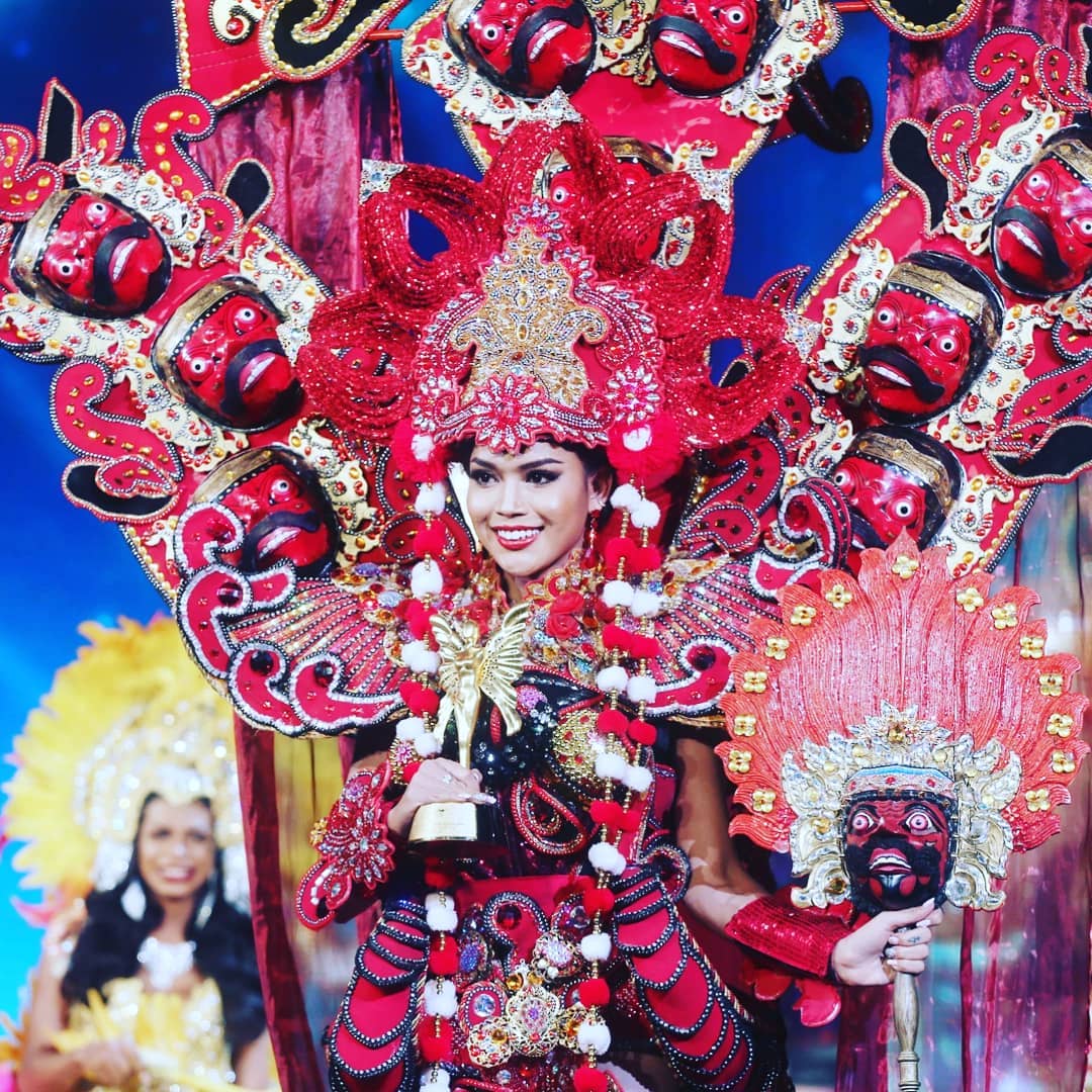 Шоу трансгендеров. Miss International Queen 2018. Miss International Queen Costume. Мисс Таиланд, костюм. The best National Costume.