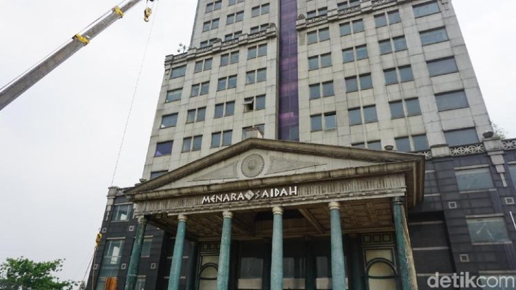 Kabarnya Gedung Perkantoran Ini Dikosongkan Karena 
