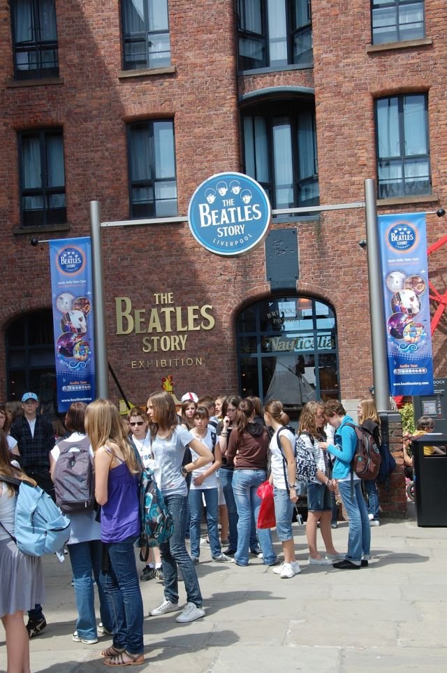 Antrian di Museum The Beatles