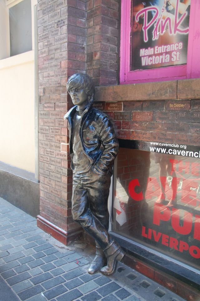 John Lennon di Cavern Club