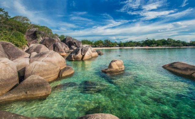 Pantai Tanjung Tinggi Bangka Belitung