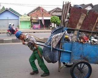 "Semoga jasa dan lelahmu terbayarkan Pak"