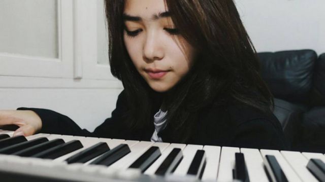 Isyana Sarasvati Punya Kebiasaan Ngomong Typo dan Belibet. Kata Warganet: Cantik mah