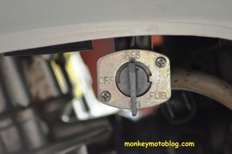 Jangan Panik Kalau Motormu Mogok Tiba-Tiba. Ini Lo 7 Penyebab dan Cara