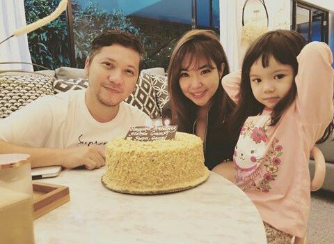 Foto perayaan ulang tahun Gisella bersama keluarga tercinta