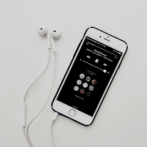 15 Lagu Asik dan NgeBeat untuk Mood Booster di Pagi Hari 15 Lagu Asik dan NgeBeat untuk Mood Booster di Pagi Hari