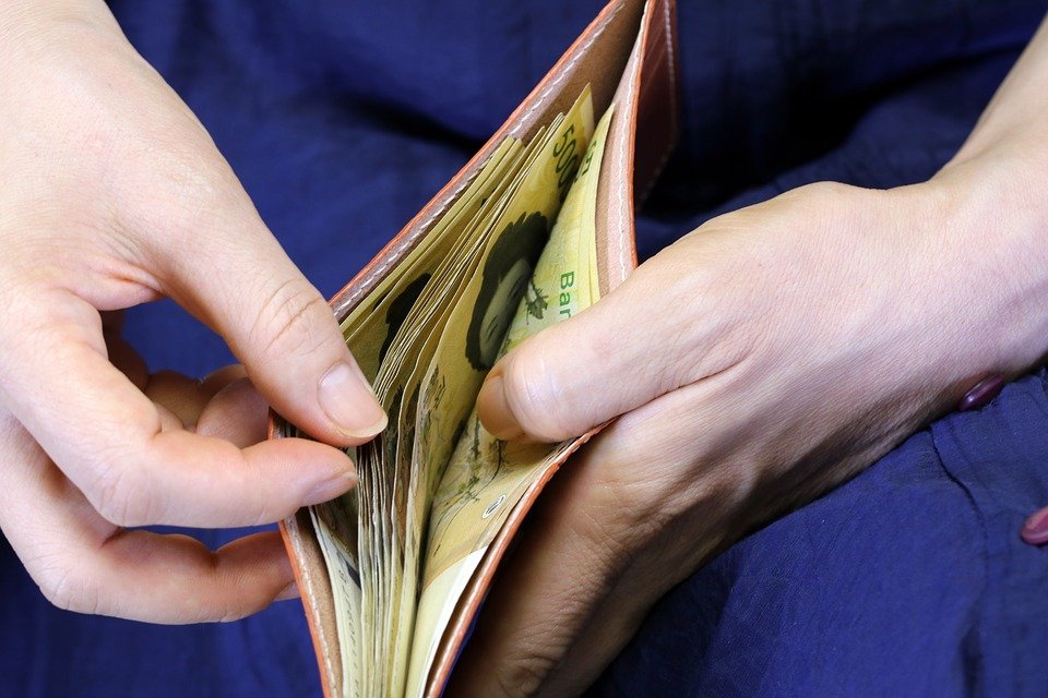 Cara Bikin Website Yang Menghasilkan Uang