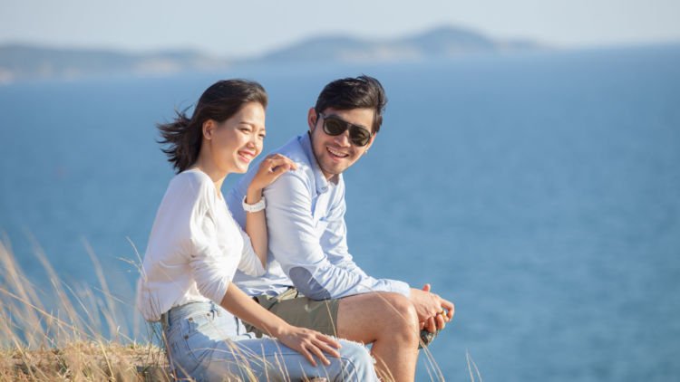10100+ Gambar Romantis Cowok Ngasih Bunga HD Terbaru