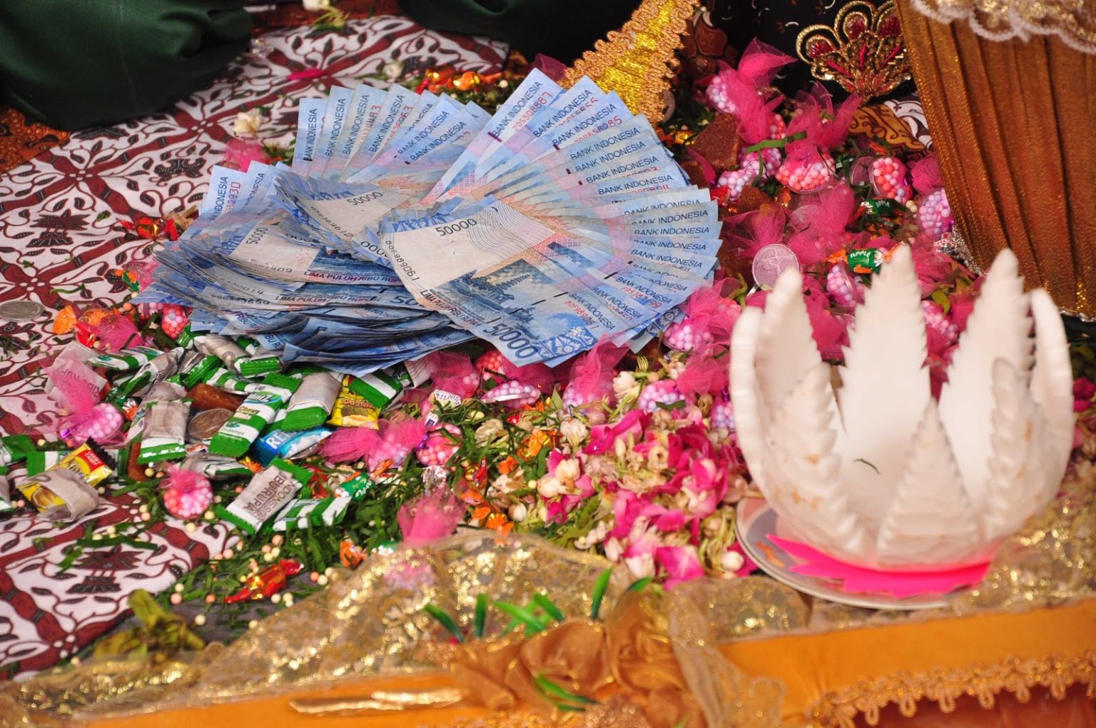 Inilah 5 Mahar Termahal dari Pernikahan Adat Indonesia ...