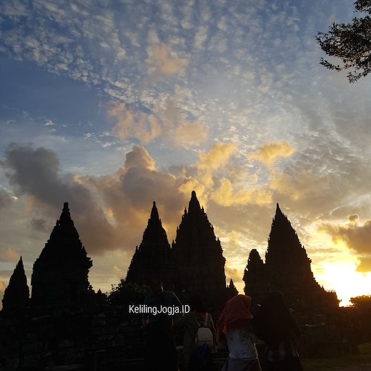Senja candi Prambanan