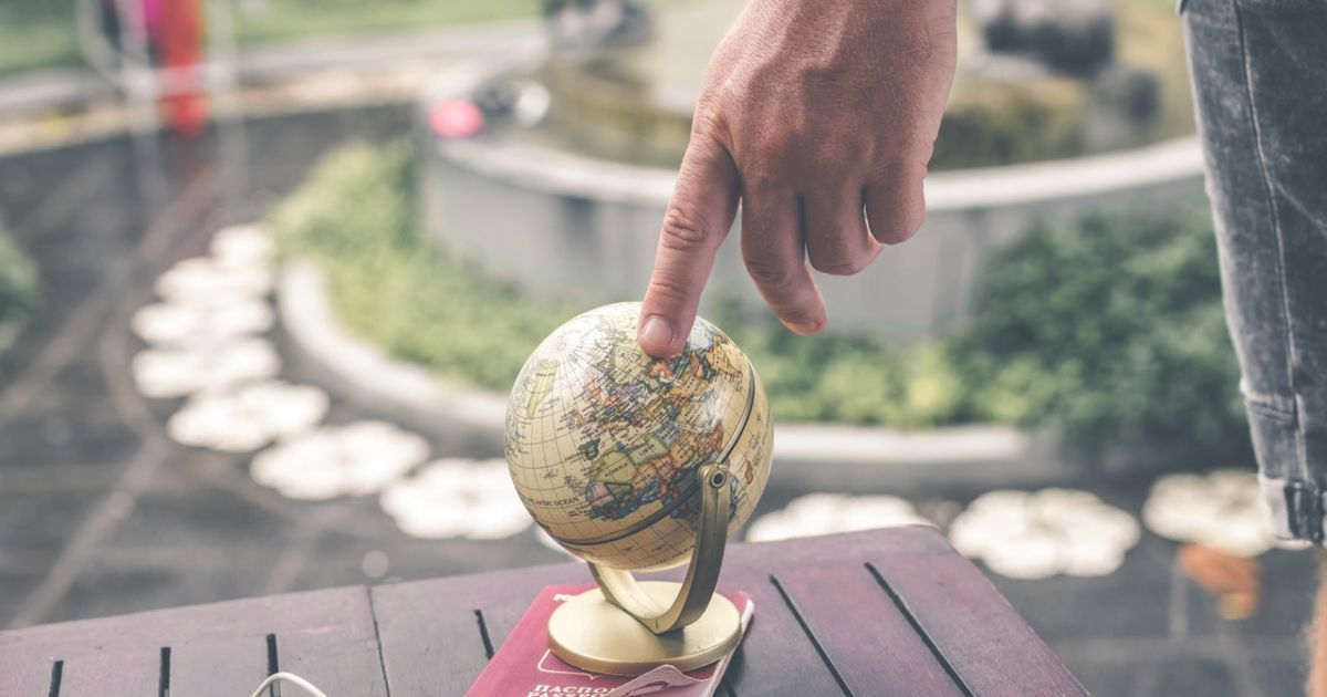 Menghadapi Era Globalisasi Sebagai Tantangan Berkebangsaan Menghadapi Era Globalisasi Sebagai Tantangan Berkebangsaan