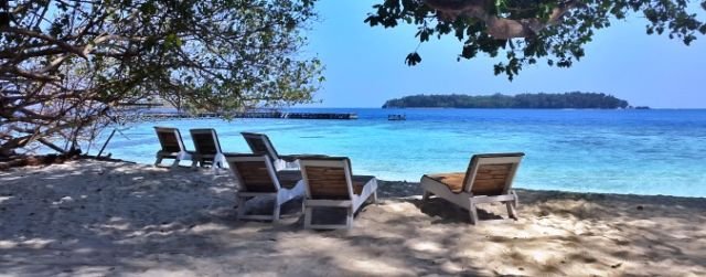 Melepas Penat di Pulau Sepa