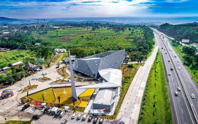 Dituduh Simbol Illuminati Ini Arti Sebenarnya Bentuk Segitiga Pada Masjid Al Safar<script async src=
