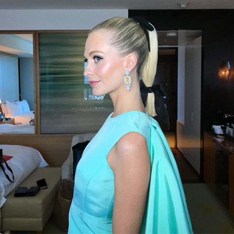 10 Gaya Kuncir Rambut Unik yang Cocok Buat Ngampus Sampai Kondangan