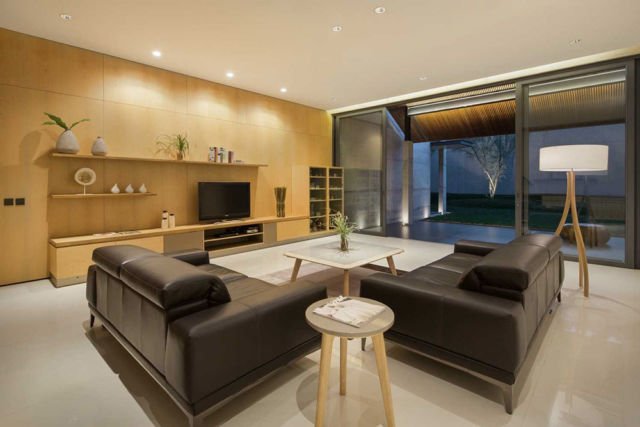 Desain interior maskulin BBA - Hikari House di Bandung karya AXIALSTUDIO