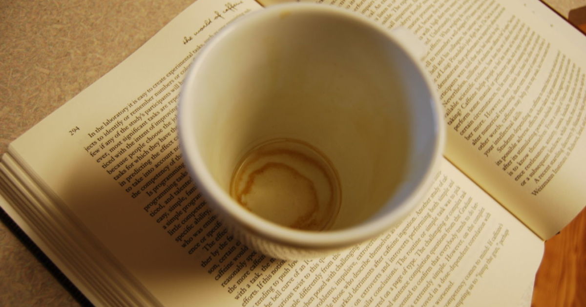 6 Cara Ampuh Hilangkan Bekas Noda Teh dan Kopi pada Cangkir Kesayangan