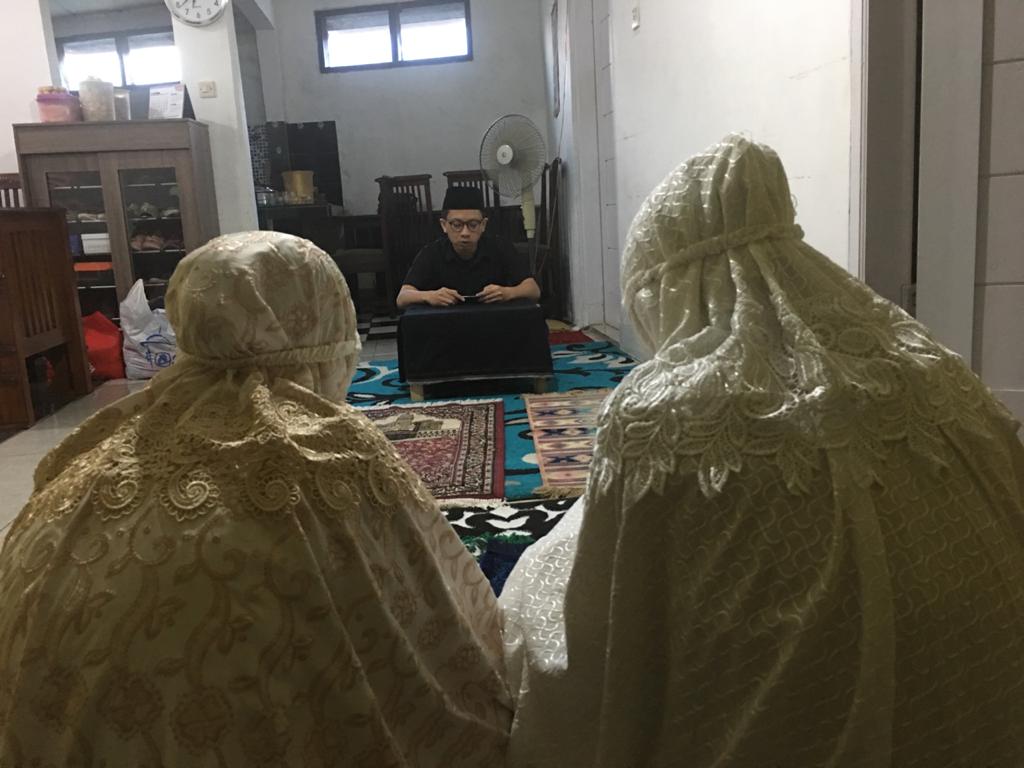 11 Potret Kreatif Momen Khotbah Salat Id di Rumah Ketika