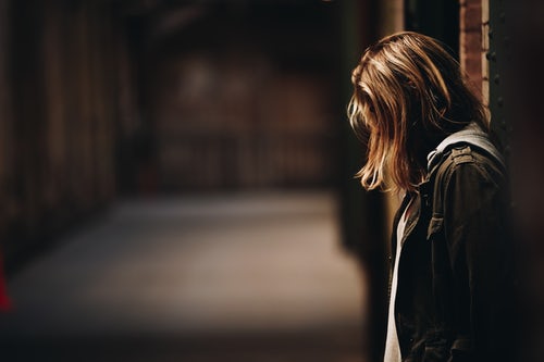 Wanita yang tabah/foto via unsplash.com/Eric Ward