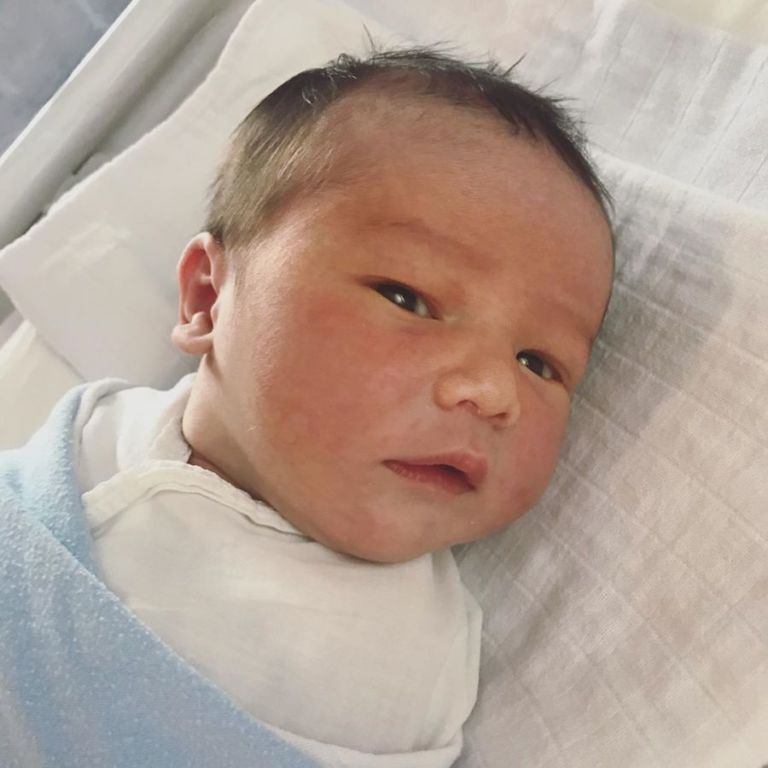 Serasa Berkaca Saat Lihat Putranya, Foto Masa Kecil Andhika Pratama Jadi Bukti Kemiripan Mereka