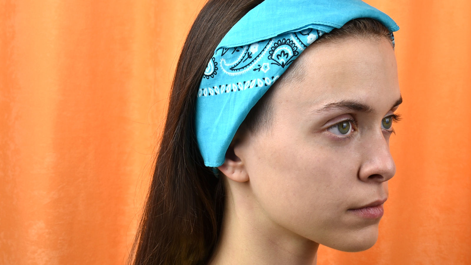 7 Trik Pakai Jilbab Instan Biar Rambut Dahinya Ngak Sering Nongol. Jauh-jauh deh dari