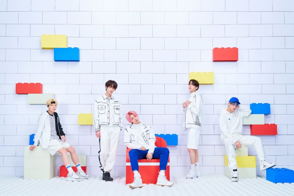 Photo by @TXT_bighit on twitter
