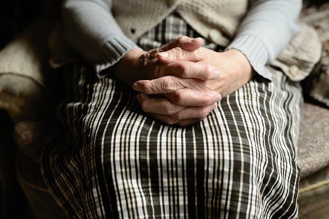Berdoa di setiap langkah. Image by congerdesign from Pixabay