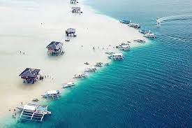 Pantai Manjuyod Sandbar