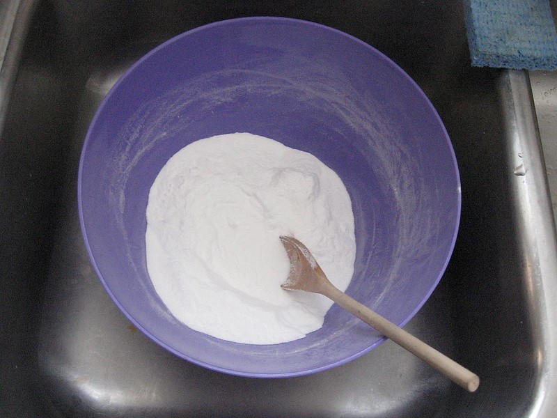 cara mengatasi wastafel mampet dengan baking soda