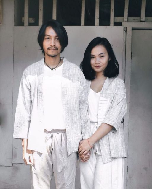 Inspirasi baju sarimbit keluarga ala seleb terbaru
